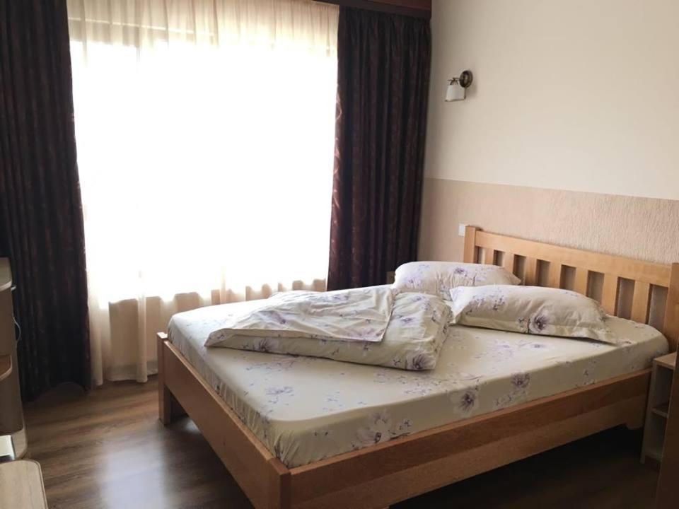 Motel Mesterul Manole Curtea de Argeş Eksteriør bilde