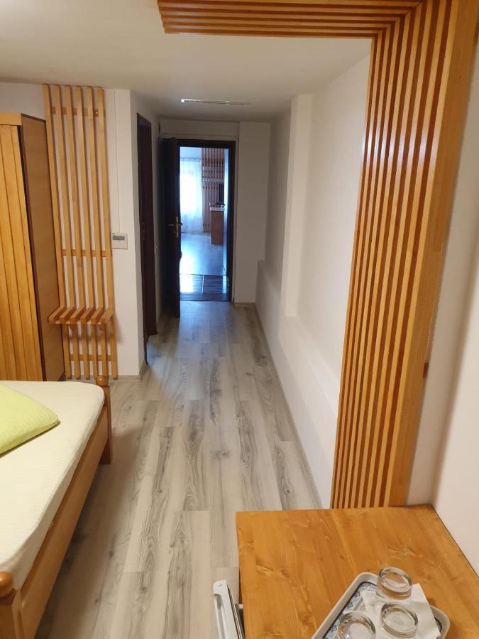 Motel Mesterul Manole Curtea de Argeş Eksteriør bilde